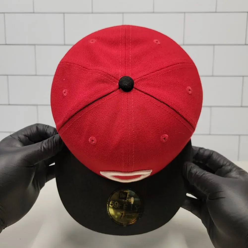 New Era Cincinnati Reds 59FIFTY Fitted Hat 7 3/8 Red Black MLB Plain Logo